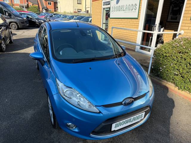 Ford Fiesta 1.6 Titanium 5 Door Hatchback Petrol Vision Blue