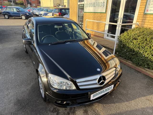 Mercedes-Benz C Class 1.8 C180 Automatic BlueEFFICIENCY Executive Saloon Saloon Petrol Black