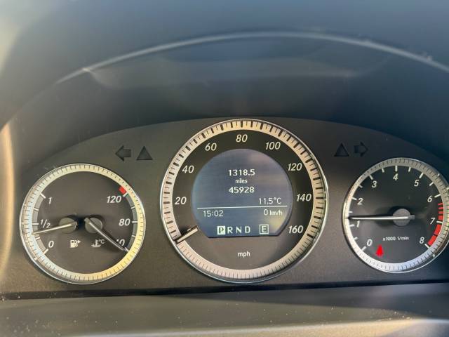 2011 Mercedes-Benz C Class 1.8 C180 Automatic BlueEFFICIENCY Executive Saloon