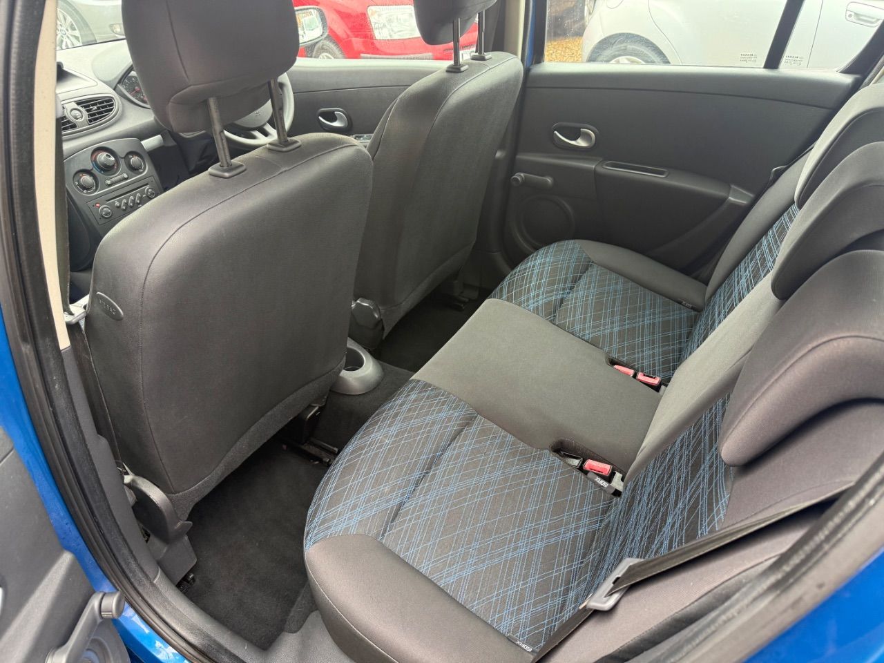 Renault Clio 1.6 Expression Automatic 5 Door