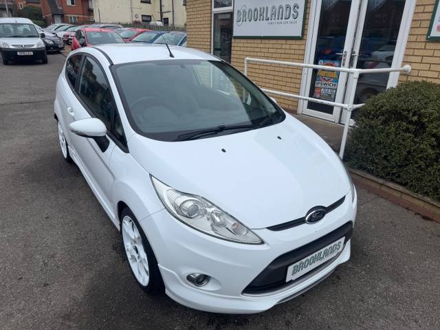 Ford Fiesta 1.6 Metal 3 Door Hatchback Petrol Frozen White