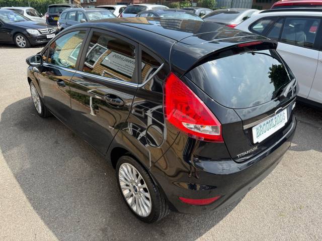 2011 Ford Fiesta 1.4 Titanium Automatic 5 Door