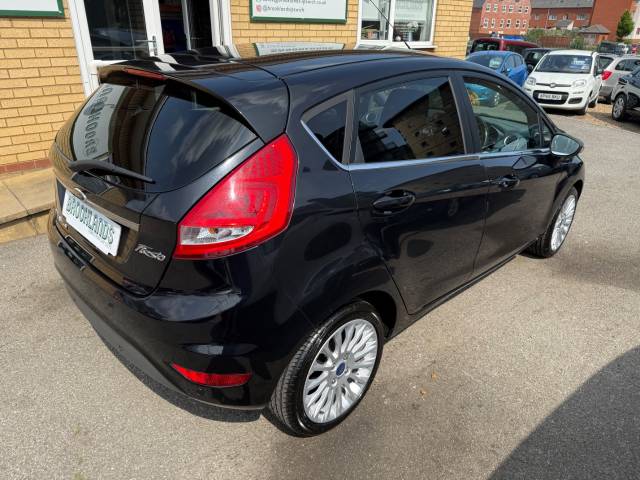 2011 Ford Fiesta 1.4 Titanium Automatic 5 Door