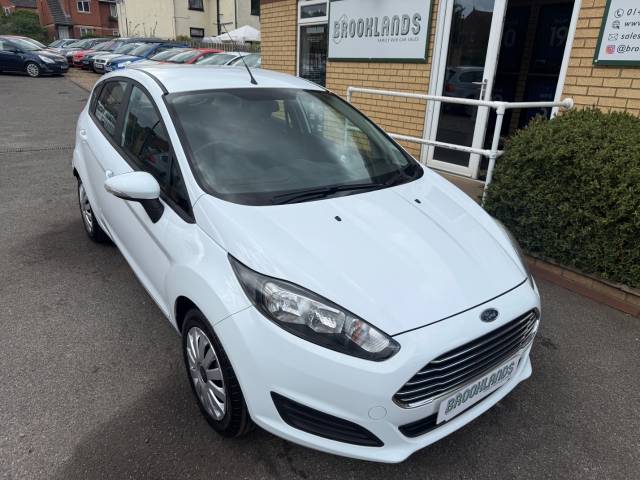 Ford Fiesta 1.25 Style 5 Door Hatchback Petrol Frozen White