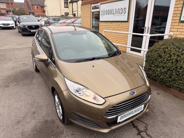 Ford Fiesta 1.25 82 Zetec 5 Door Hatchback Petrol Fashionista Brown