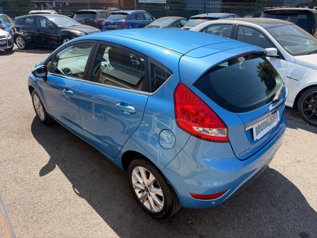 2010 Ford Fiesta 1.4 Zetec Automatic 5 Door