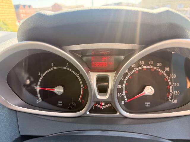 2010 Ford Fiesta 1.4 Zetec Automatic 5 Door