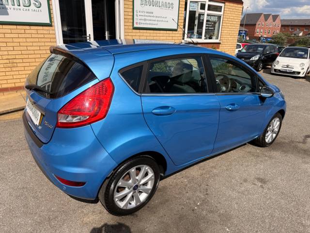 2010 Ford Fiesta 1.4 Zetec Automatic 5 Door