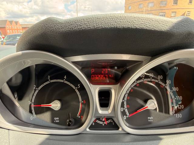 2010 Ford Fiesta 1.4 Zetec Automatic 5 Door