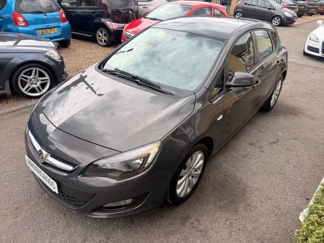 2015 Vauxhall Astra 1.6 Design Automatic 5 Door