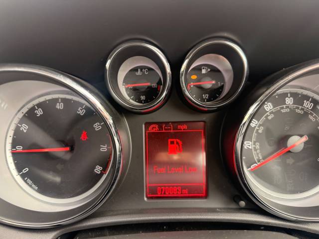 2015 Vauxhall Astra 1.6 Design Automatic 5 Door