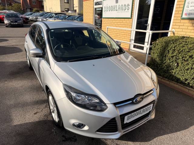 Ford Focus 1.6 Zetec 5 Door Hatchback Petrol Moondust Silver
